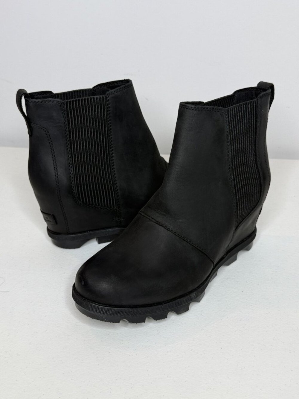 Sorel Womens 9 Black Leather Wedge Chelsea Ankle Boots Lug Sole Waterproof Edgy